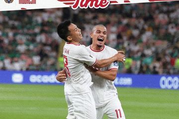 Selebrasi Ragnar Oratmangoen dan Witan Sulaeman usai timnas Indonesia membobol gawang Arab Saudi pada putaran ketiga Kualifikasi Piala Dunia 2026.