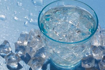 Bolehkah Penderita Asam Lambung Minum Air Es? Ini yang Wajib Diketahui