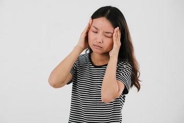 Cara Mengatasi Sakit Gigi Sampai ke Kepala, Apakah Bisa di Kompres?