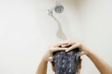 Benarkah mandi saat berkeringat sebabkan panu?