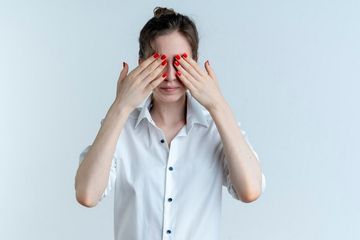 Kenapa Mata Sering Kedutan? Jangan Panik Dulu, Bisa Jadi Ini Penyebabnya