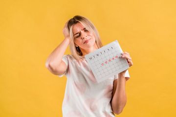 Sering Bikin Wanita Panik, Apa Sebenarnya Penyebab Menstruasi Datang Lebih Cepat?