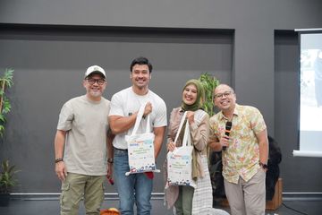 Sekolah Cikal berkolaborasi dengan Keluarga Kita dan WWF Indonesia menggelar kegiatan 'Main Sama Bapak' pada tanggal 23 November 2024 dalam rangka memperingati hari Ayah nasional di Sekolah Cikal Lebak Bulus, Jakarta Selatan.