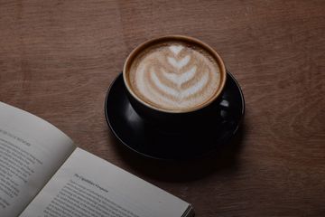 Apa Saja yang Tidak Boleh Dimakan dengan Kopi? 4 Makanan Ini Wajib Dihindari