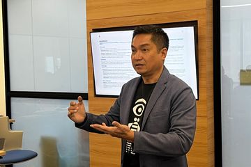 Roy Kosasih (Presiden Direktur IBM Indonesia)