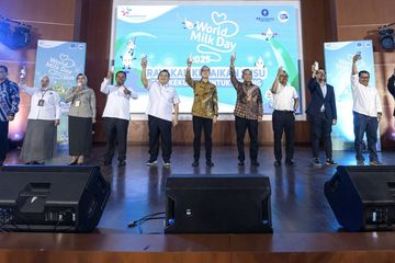 Memperingati Hari Susu Sedunia dan Hari Susu Nusantara yang jatuh pada 1 Juni, PT Frisian Flag Indonesia (FFI) bersama Institut Pertanian Bogor (IPB) menggelar kegiatan edukatif.