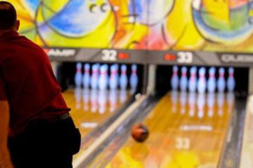 Yuk Ikut Tips Melempar Bola Ini Agar Jadi Pemain Bowling Yang Andal Bolasport Com