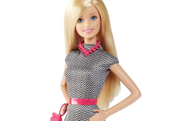 gambar barbie rambut panjang - gaya foto