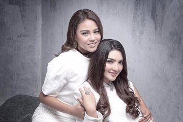 Tampil Kembar, Ashanty dan Aurel Hermansyah Kompak Kenakan 2 ...