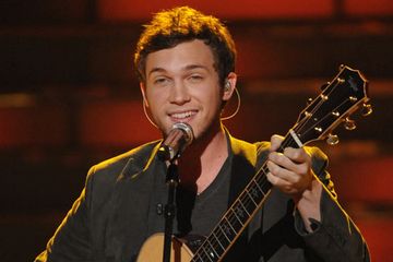 American Idol Winner Phillip Phillips Wife Welcome First Child