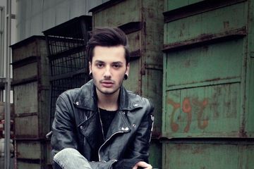 4 Trik Deketin Cewek Ala Bad Boy - Hai