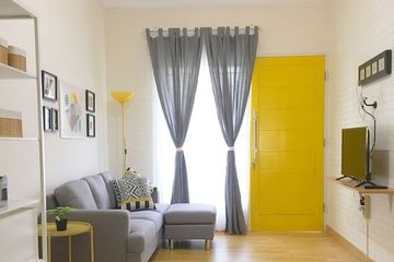 3 Warna Cerah Agar Pintu Rumah Tampak Playfull Idea