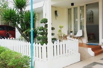 Desain Pagar Berkonsep Klasik Ala Farmhouse Di Hunian Milik