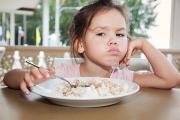 Lakukan Kebiasaan ini Sejak Bayi untuk Cegah Anak Susah Makan