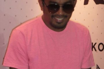 Glenn Fredly Soal Aura Kasih Mari Bercinta Nova Kamu inginkan aku peluk aku cium aku kamu inginkan aku ingin bercinta denganku mari semua dansa denganku dekap aku dan hanyutkan ku dengan irama yang menggoda ku lepaskan hasrat dirimu mari semua dansa denganku dekap aku. tabloid nova grid id