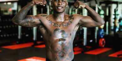 UFC 253 - Israel Adesanya, Pukulan Minimal Knockdown Maksimal
