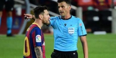 Didorong Lawan Tetap Bisa Cetak Gol, Bukti Messi Bukan ...