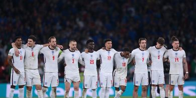 EURO 2020 - Curang dan Rasialis, Suporter Inggris Pantas Rasakan Trauma Adu Penalti