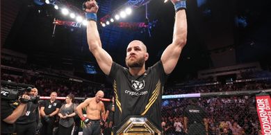 Raja Baru Kelas Berat Ringan UFC Merasa Beruntung Saksikan Israel Adesanya Bertarung secara Langsung