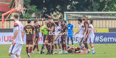 Hasil Liga 1 - Diwarnai 2 Kartu Merah, PSM Makassar Raih Kemenangan, Arema Perpanjang Rekor Buruk