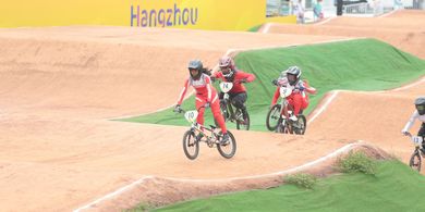 Asian Games 2022 - Redam Kecepatan Duo Pembalap China dengan Taktik, BMX Indonesia Cetak Emas Bersejarah