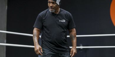 Tinju Dunia - Pembuktian Mike Tyson di Usia Senja Lawan Youtuber, Pelatih Tak Punya Firasat Buruk