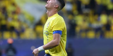Sudah Jatuh Tertimpa Tangga, Ronaldo Diteriaki Nama Messi Usai Al Nassr Dipecundangi Al Raed