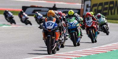 Indonesia Raya Guncang Kampung Halaman Valentino Rossi, Aldi Satya Mahendra Menang Race 2 WSSP300 Emilia Romagna 2024