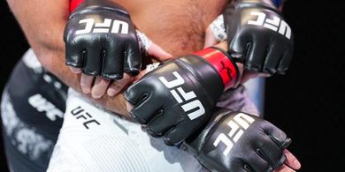 UFC 302 - Adu Kesaktian Islam Makhachev vs Dustin Poirier dengan Sarung Tangan Baru