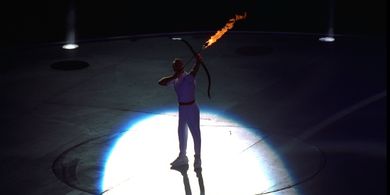 SEJARAH HARI INI - Panah Api dan Atlet Disabilitas Ciptakan Upacara Penyalaan Api Olimpiade Paling Spektakuler