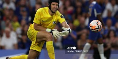 SEJARAH HARI INI - Tengkorak Retak, Awal Mula Kiper Legendaris Chelsea Pakai Pelindung Kepala Ikonis