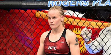 Tidak Fals Pegang Pistol, Petarung Buktikan Dirinya Wanita Paling Kejam di UFC