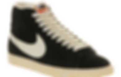 3 Sneakers Favorit Freddie Mercury yang Bisa Jadi Pilihan Kamu Bergaya