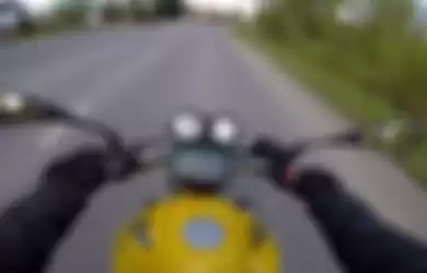 Pakai Waze di motor