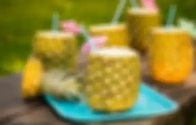 Jika Kita Memiliki Gejala Penyakit Maag, Bolehkah Makan Nanas?