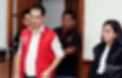 Jupiter Fortissimo saat menjalani sidang perdana kasus narkoba di Pengadilan Negeri Jakarta Barat, K