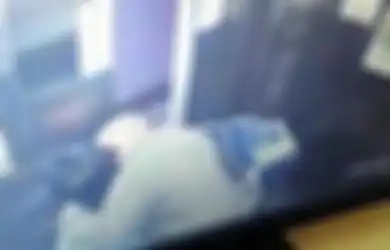 Untuk Orangtua: Kasus di Bawah Ini Beritahu Bahayanya Biarkan Anak Naik Lift Sendiri Tanpa Pendampingan