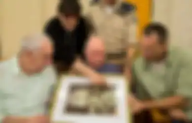 Mengharukan, Pria Berusia 102 Tahun yang Kehilangan Keluarganya Karena Holocaust Nazi Bertemu Keponakannya untuk Pertama Kalinya