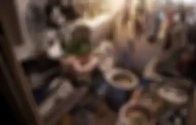 Sulit untuk Bernapas hingga Toilet dan Dapur Menyatu, Inilah Potret Miris dan Beratnya Kehidupan Warga Hong Kong yang Tinggal di Apartemen Kumuh