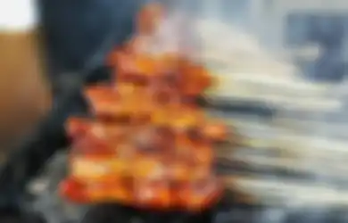 Basah dan Empuknya Sate Romli Depan RS Pusat Pertamina, Yakin Enggak Tergiur?