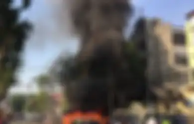 (Video) Detik-detik Terbakarnya Gereja Pantekosta Pusat Surabaya Pascainsiden Ledakan Bom yang Menewaskan 9 Orang