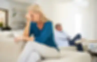 Keranjingan Dandan dan Pakai Pakaian Dalam Wanita, Pria Ini Diceraikan Istrinya