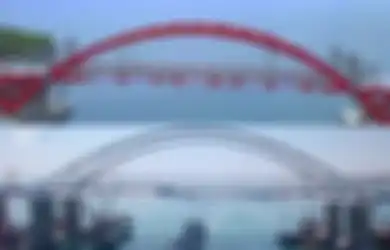 (Video) Bukan Cuma Jokowi, Rupanya Putin Juga Punya Proyek Jembatan, Bahkan yang Terpanjang di Eropa, Lo!