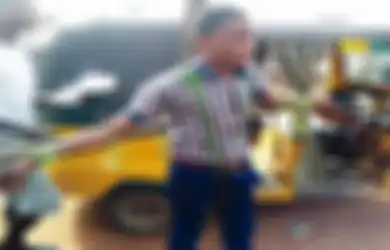 Sadis, Guru Hukum Murid Dengan Diikat di Kayu Salib Sambil Dicambuk