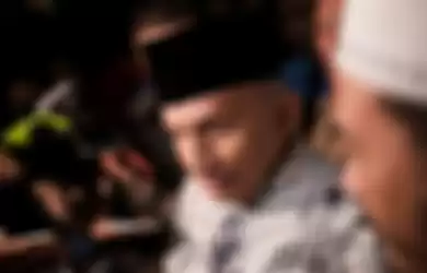  Video Amien Rais Saat Jeda Pemeriksaan oleh Polisi, Tunjukkan Buku 'Jokowi People Power'