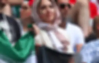 Foto-foto Cantik Moleknya Suporter Wanita Iran di Piala Dunia 2018 Setelah 37 Tahun Dilarang Nonton Bola