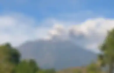 Aktivitas Gunung Agung Meningkat, Bandara Ngurah Rai Bali Ditutup Sementara
