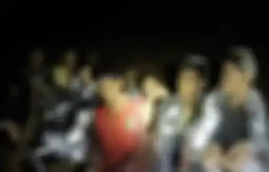 ‘Keluarkan Semua Muridku Dulu, Tidak Apa-apa Aku yang Terakhir Dikeluarkan’, Kata Pelatih yang Terjebak di Gua di Thailand