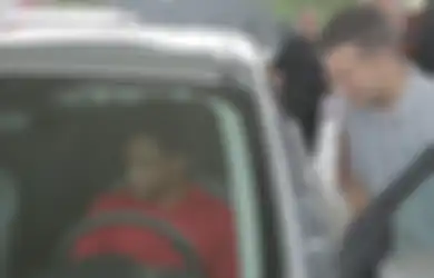 Jalan Kaki Sejauh 20 Mil di Hari Pertamanya Bekerja, Pria 20 Tahun Ini Dapat Mobil dari CEO-nya
