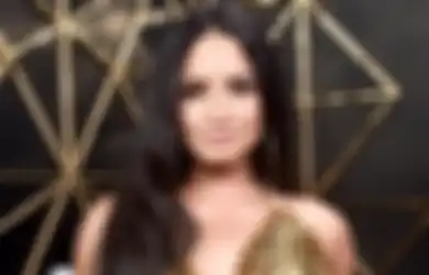Ditemukan Tak Sadarkan Diri di Rumahnya, Demi Lovato Diduga Overdosis Heroin